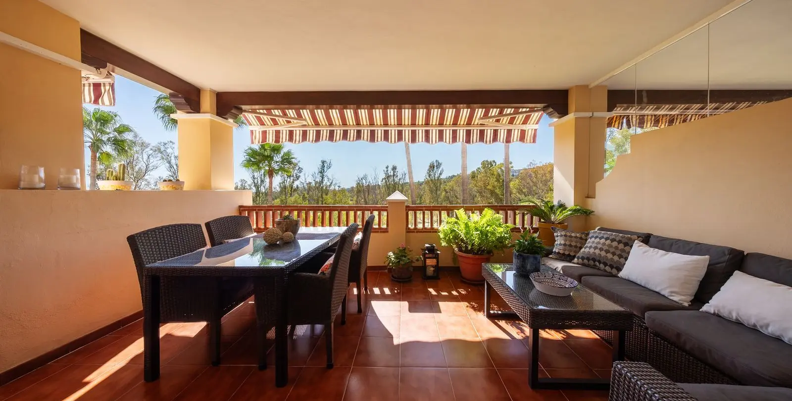 Sale of middle floor apartment in Atalaya 17