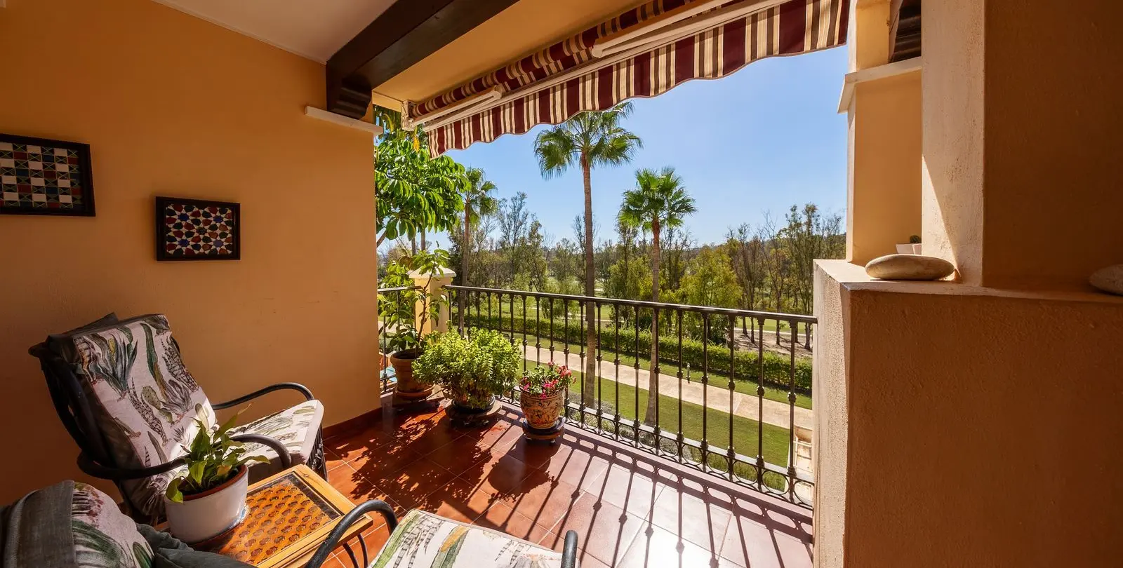 Sale of middle floor apartment in Atalaya 18
