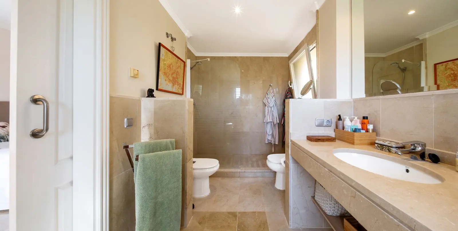 Sale of middle floor apartment in Atalaya 22