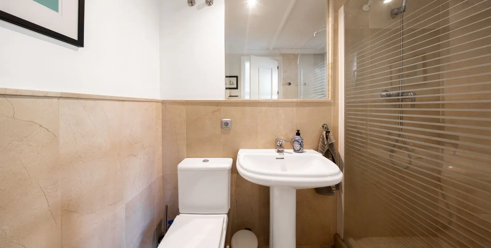 Sale of middle floor apartment in Atalaya 24