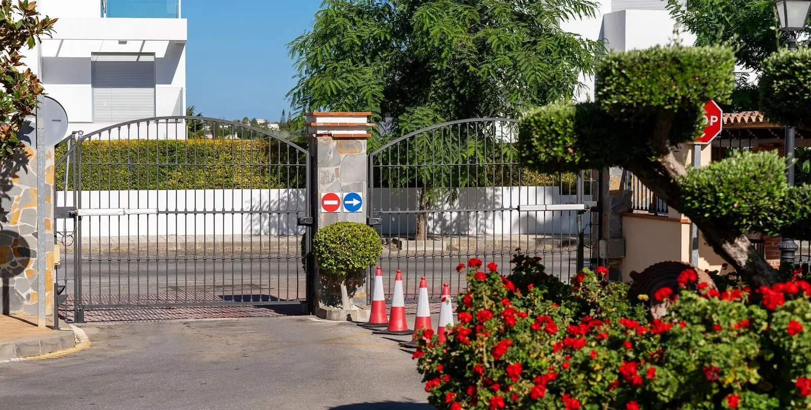 Sale of middle floor apartment in Atalaya 61