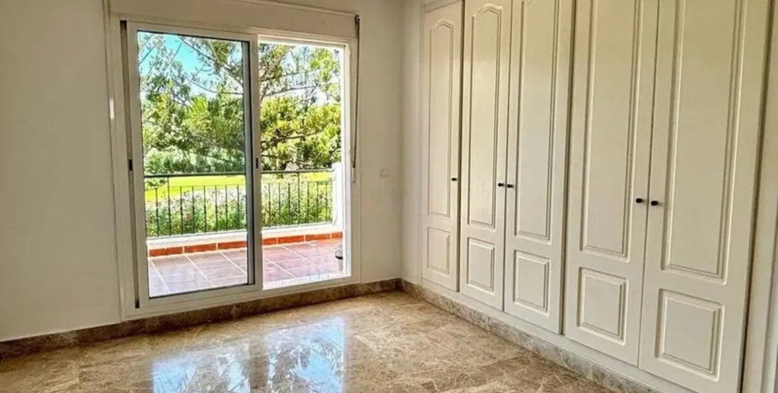 Venta de adosado en Nueva Andalucía 14