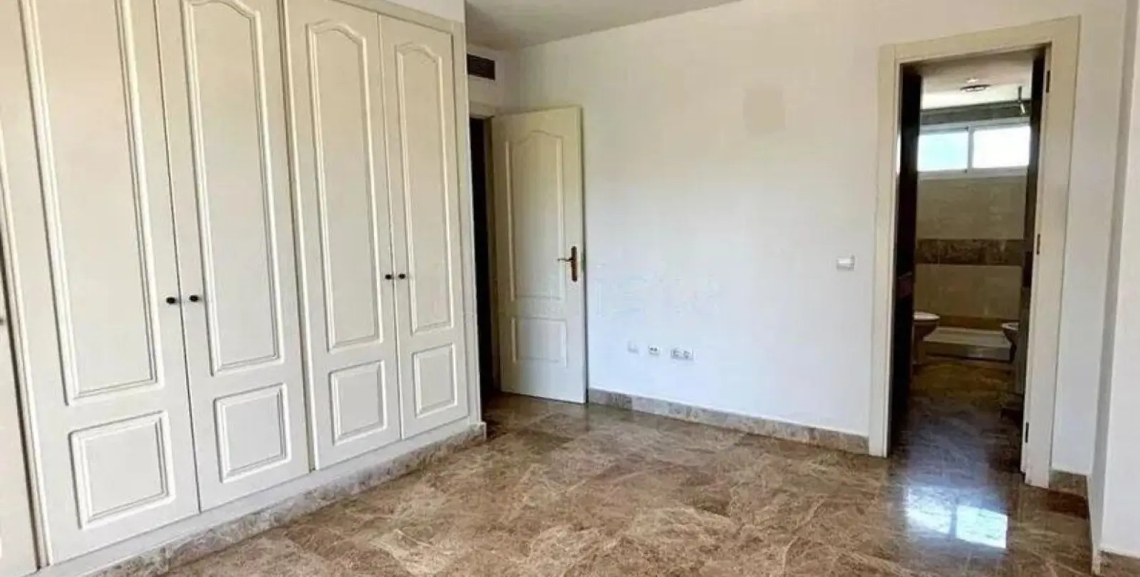Venta de adosado en Nueva Andalucía 18