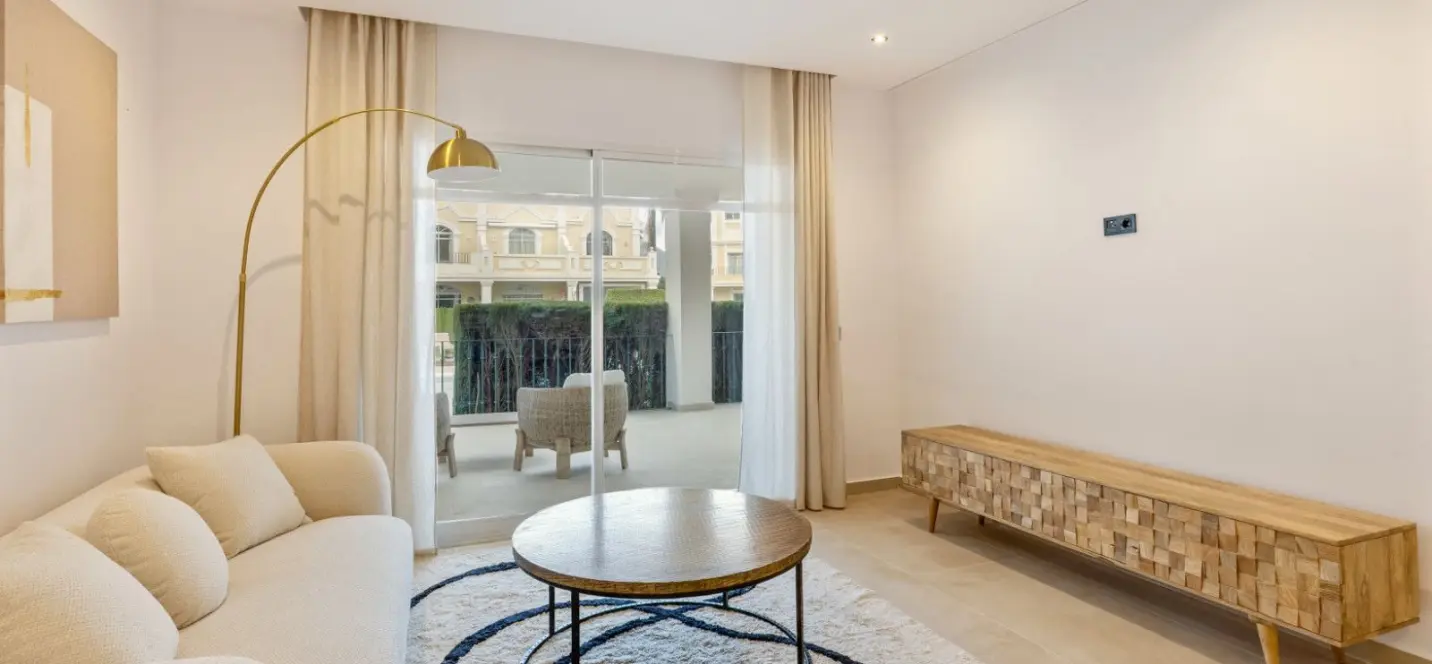 Sale of middle floor apartment in Nueva Andalucía 2