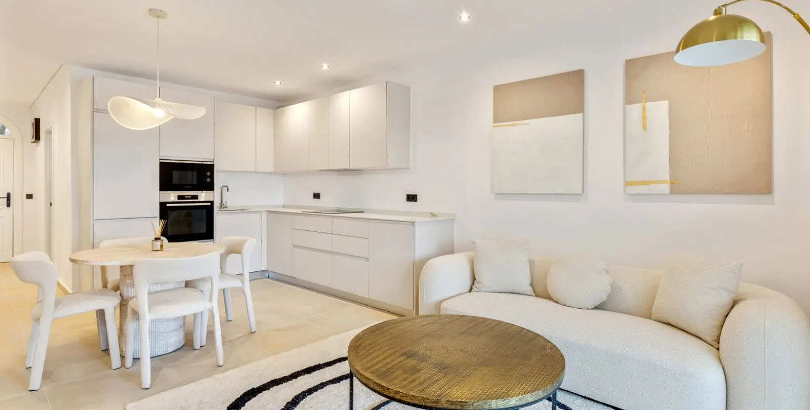 Sale of middle floor apartment in Nueva Andalucía 7