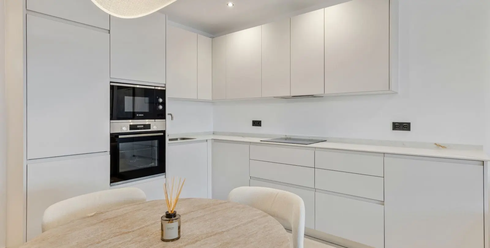 Sale of middle floor apartment in Nueva Andalucía 9