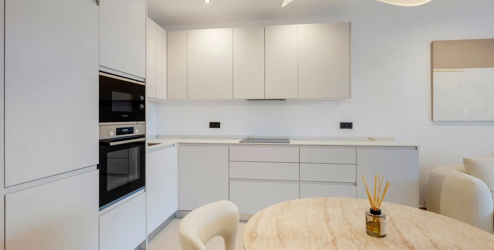Sale of middle floor apartment in Nueva Andalucía 11