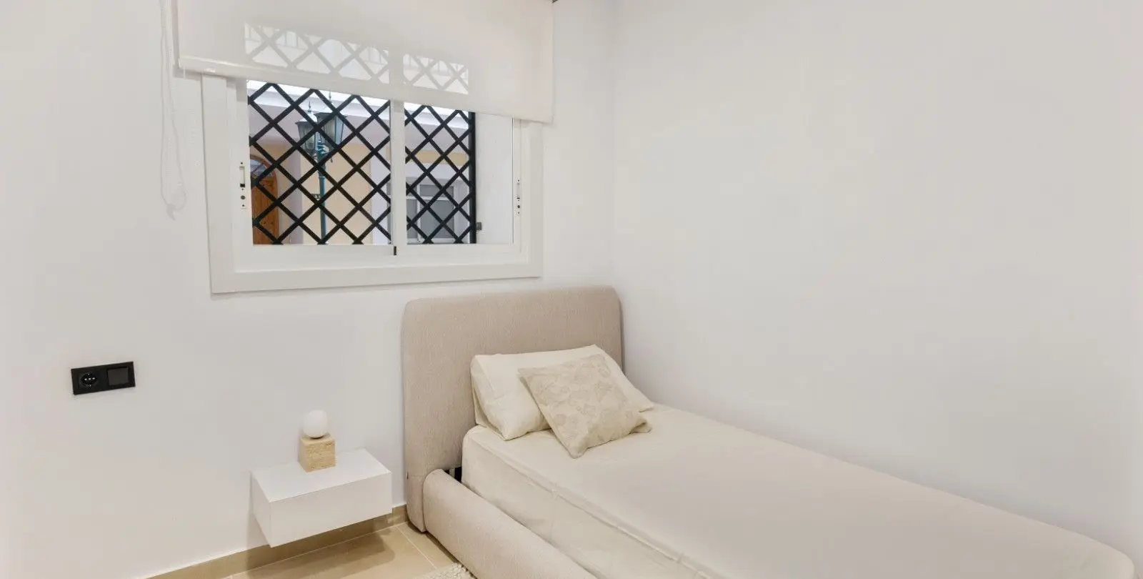 Sale of middle floor apartment in Nueva Andalucía 17