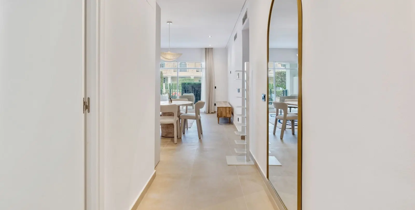Sale of middle floor apartment in Nueva Andalucía 22