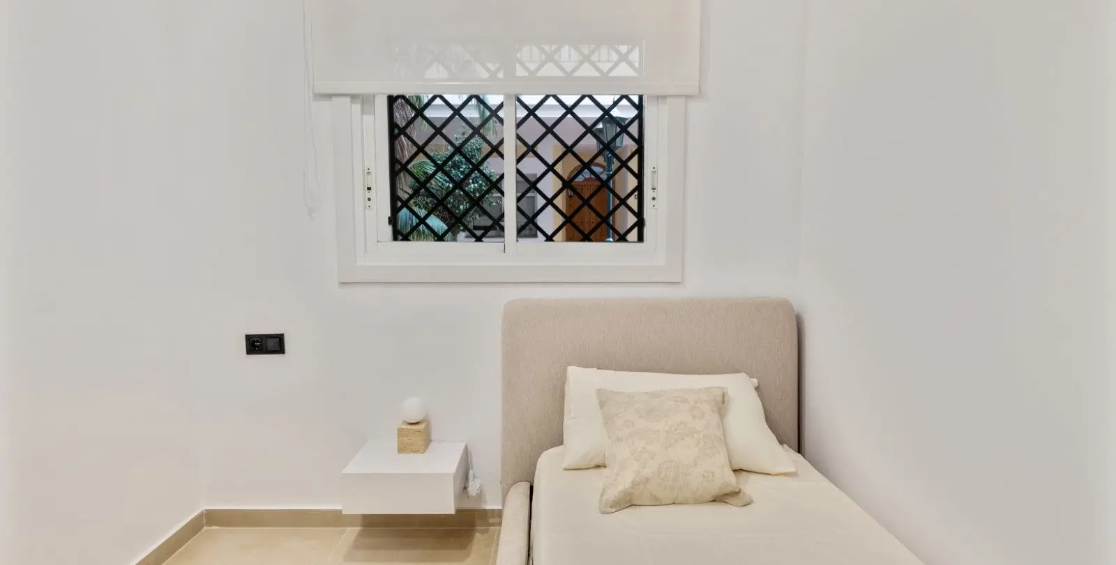 Sale of middle floor apartment in Nueva Andalucía 24