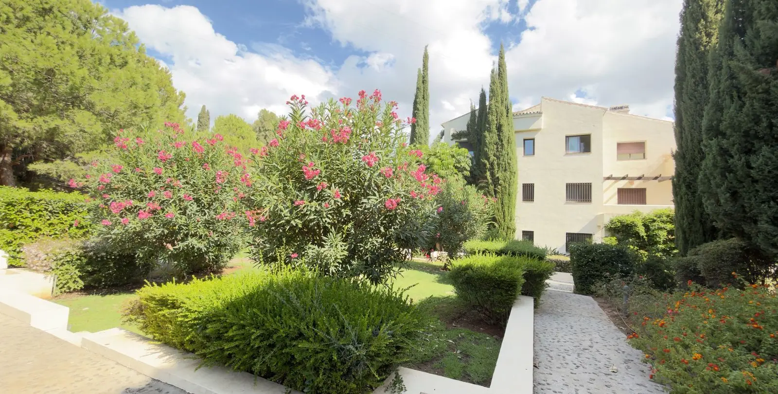 Sale of penthouse in La Quinta 19