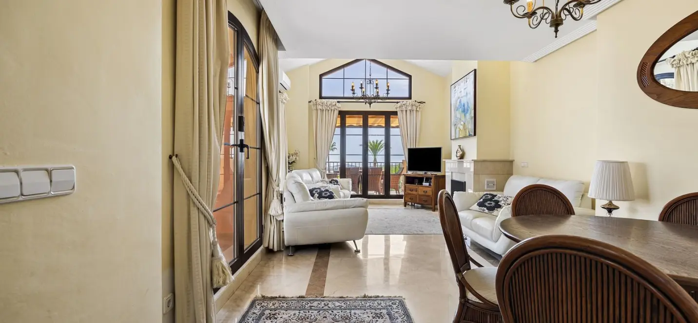 Sale of penthouse in Los Arqueros 2
