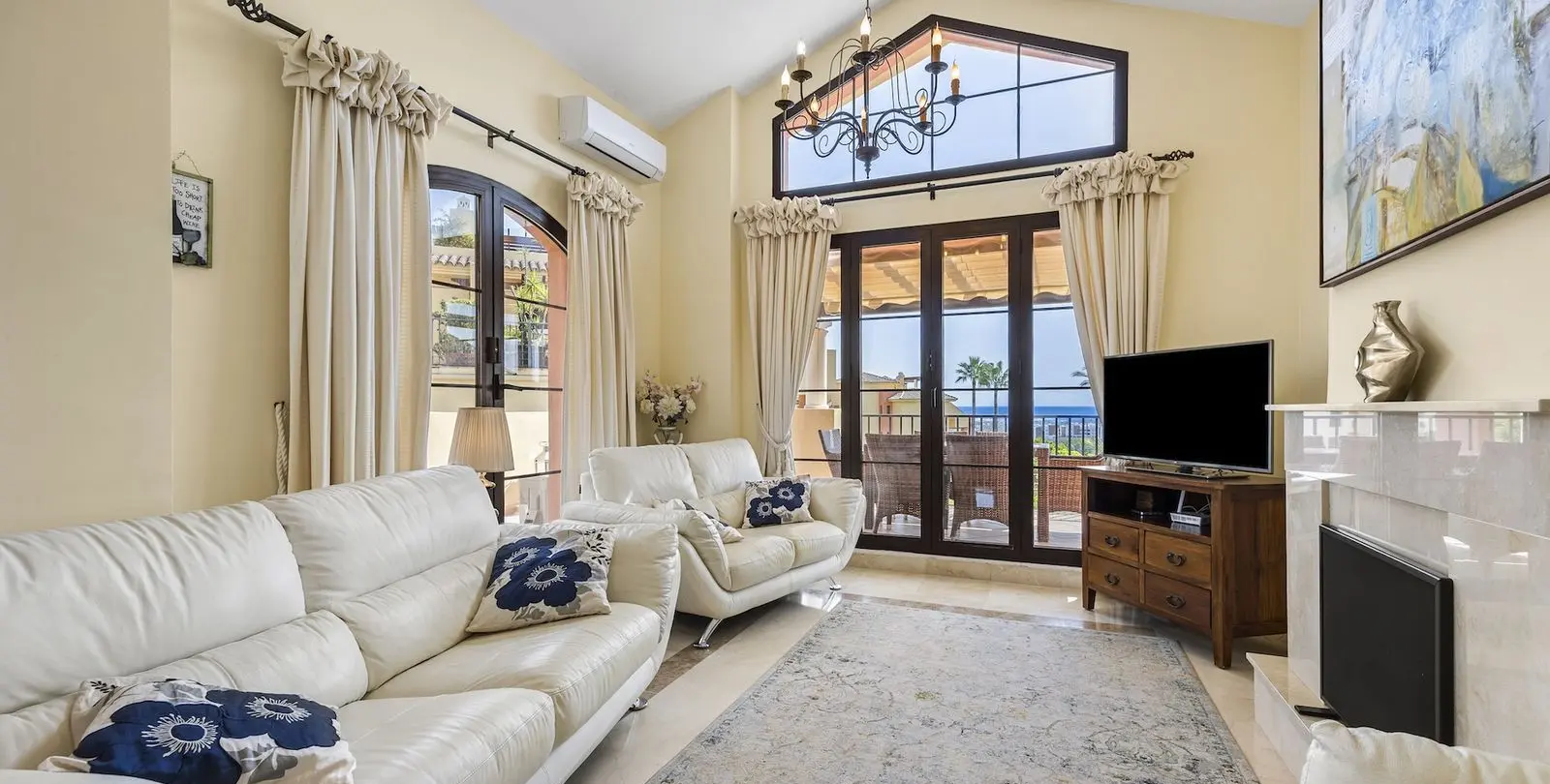 Sale of penthouse in Los Arqueros 4