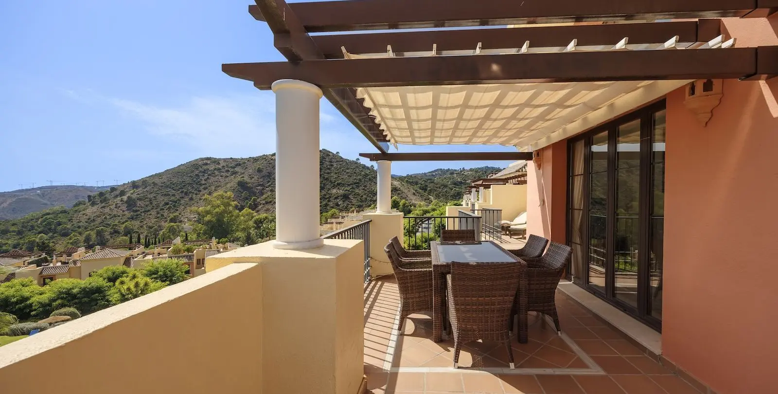 Sale of penthouse in Los Arqueros 8