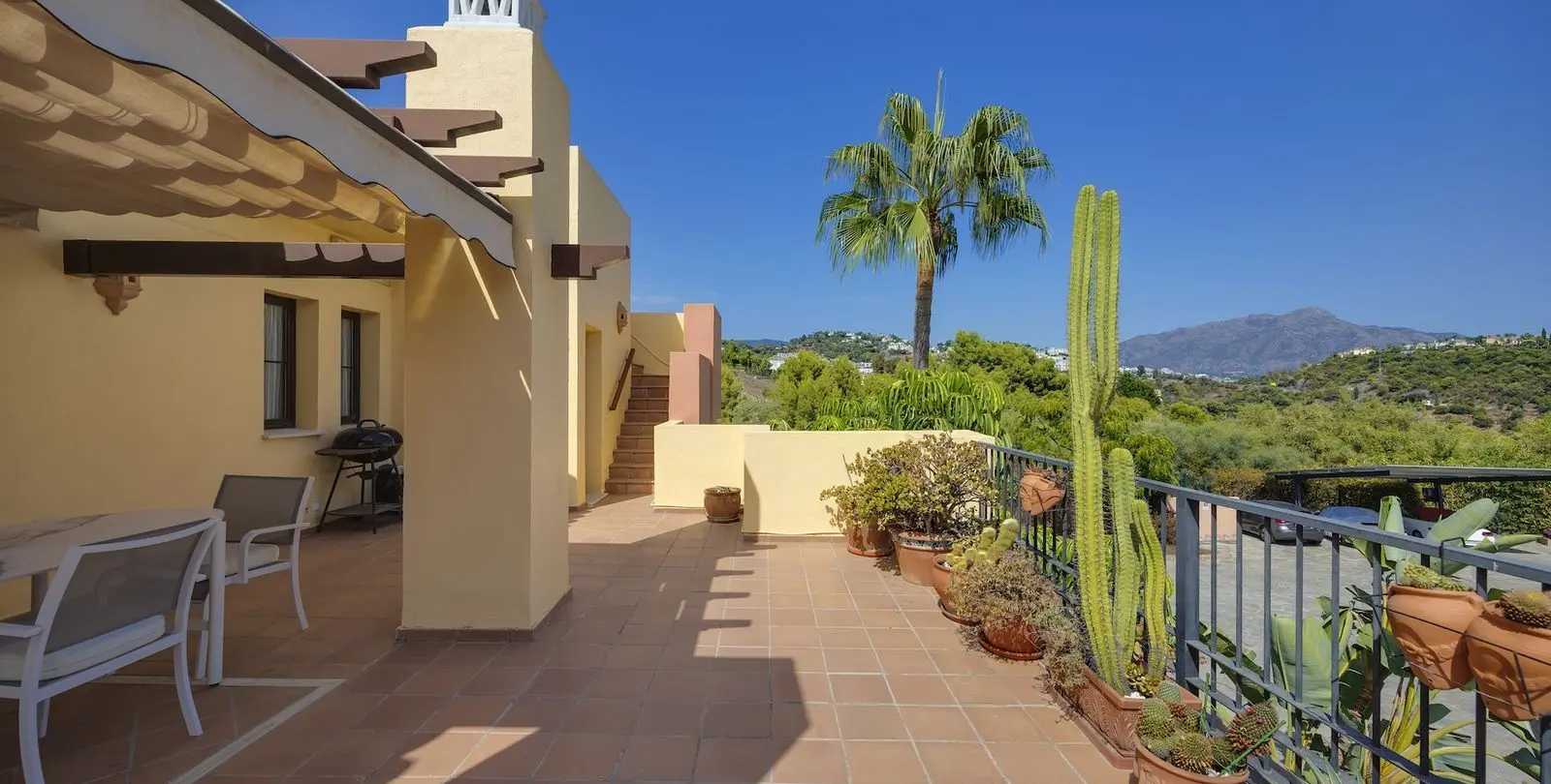 Sale of penthouse in Los Arqueros 10