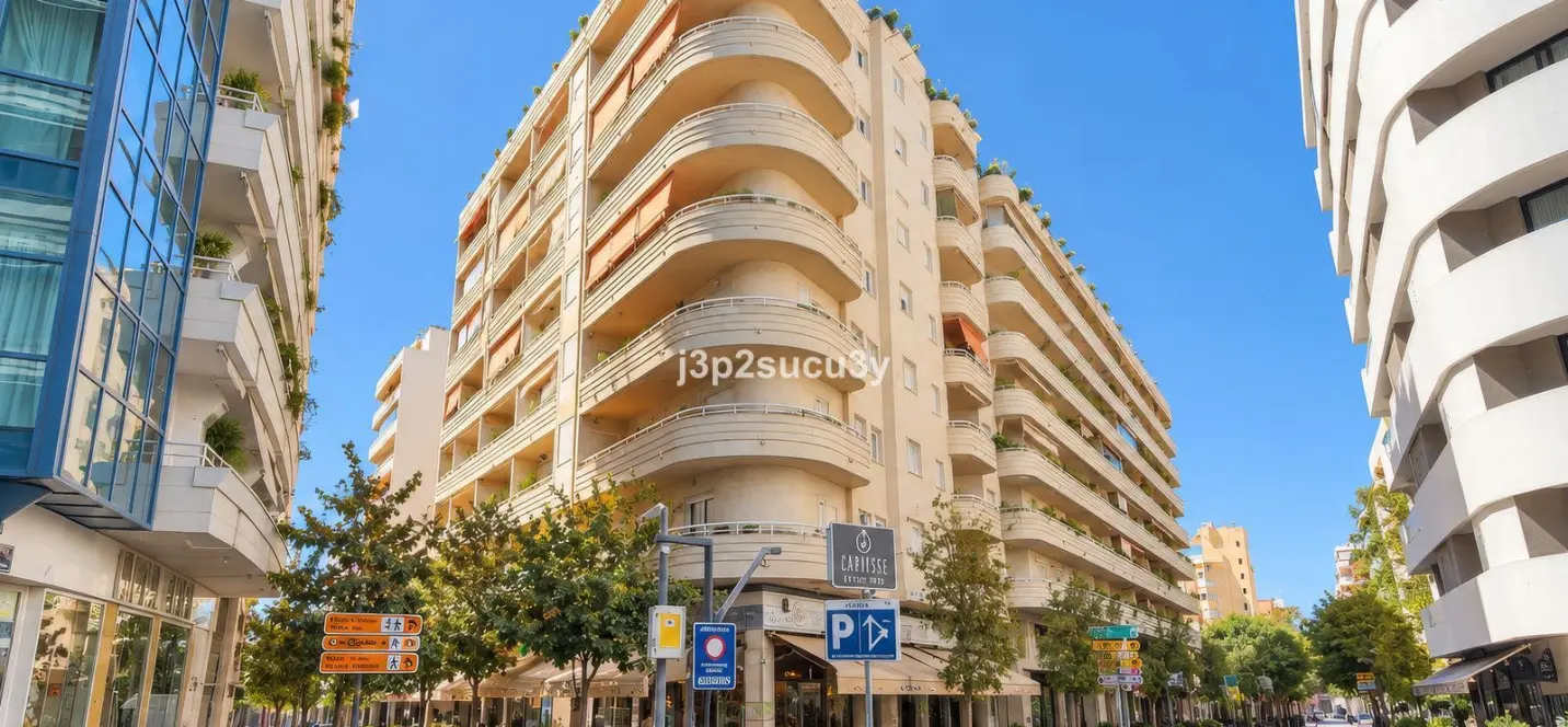 Продажа апартаментов на среднем этаже в Marbella 0