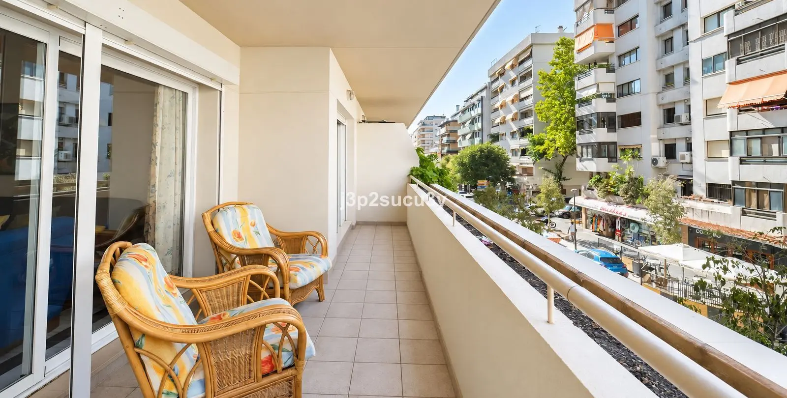 Продажа апартаментов на среднем этаже в Marbella 3