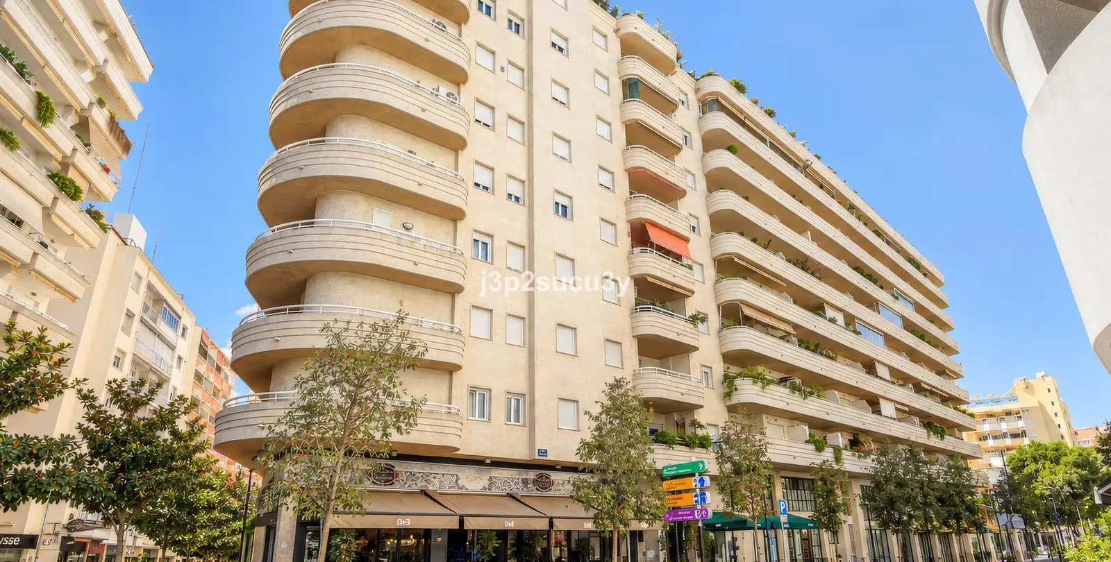 Продажа апартаментов на среднем этаже в Marbella 25