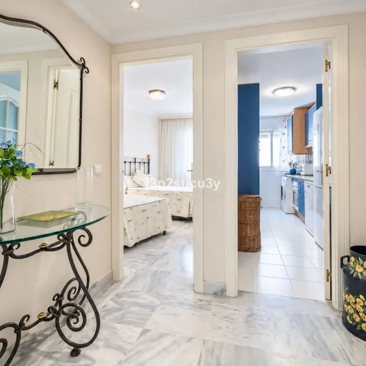Sale of middle floor apartment in Marbella