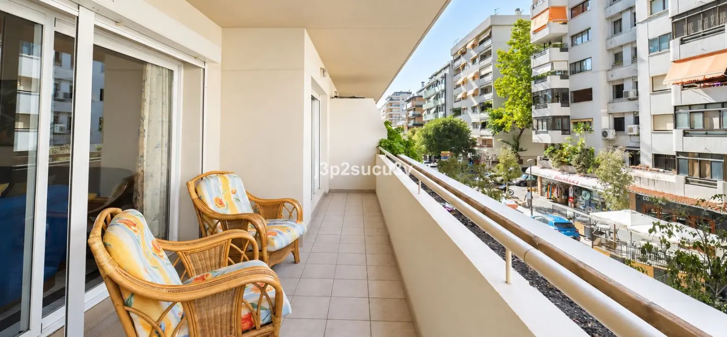Sale of middle floor apartment in Marbella 2