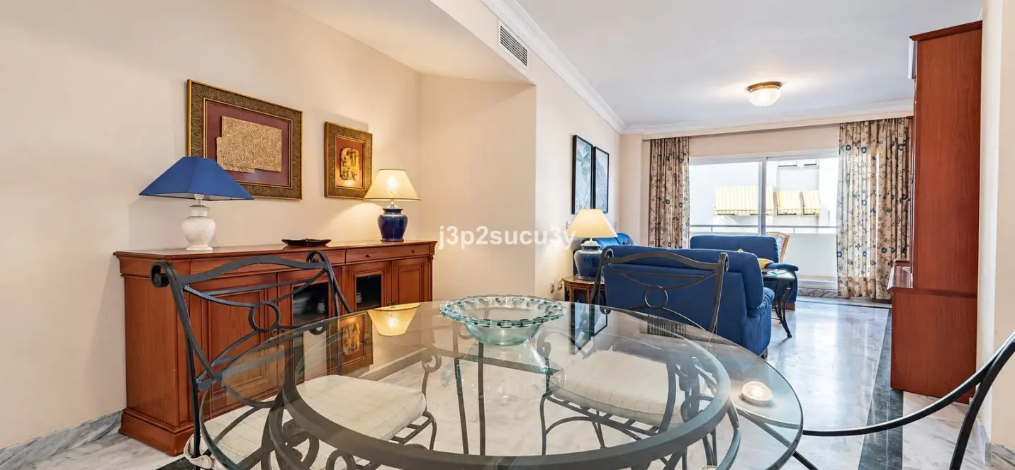 Sale of middle floor apartment in Marbella 4