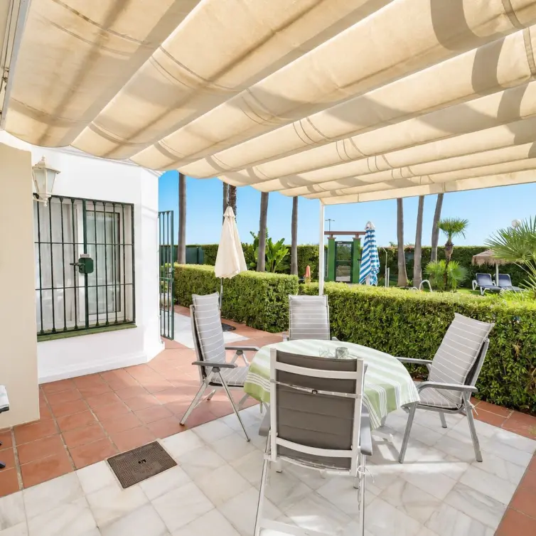 Sale of ground floor apartment in Elviria