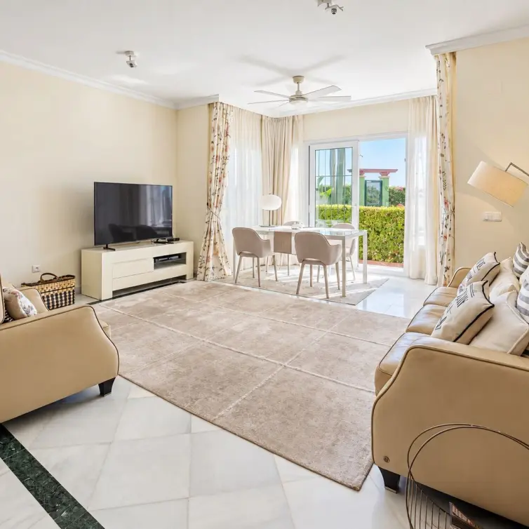 Sale of ground floor apartment in Elviria