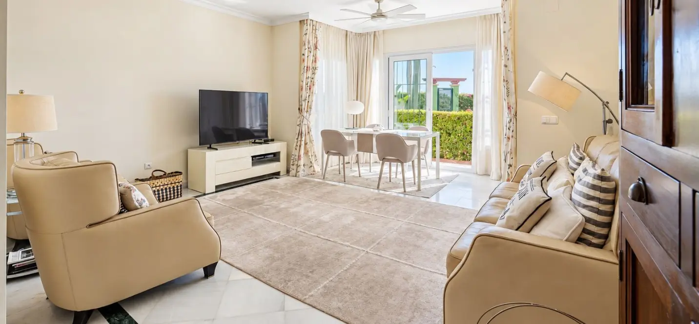 Venta de apartamento en planta baja en Elviria 2