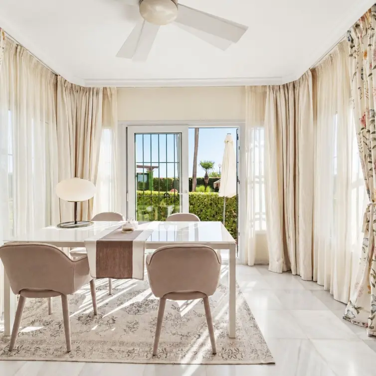 Sale of ground floor apartment in Elviria