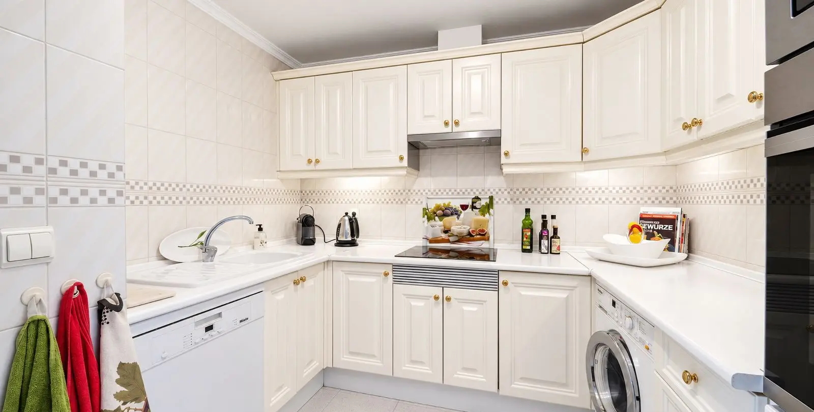 Sale of ground floor apartment in Elviria 20