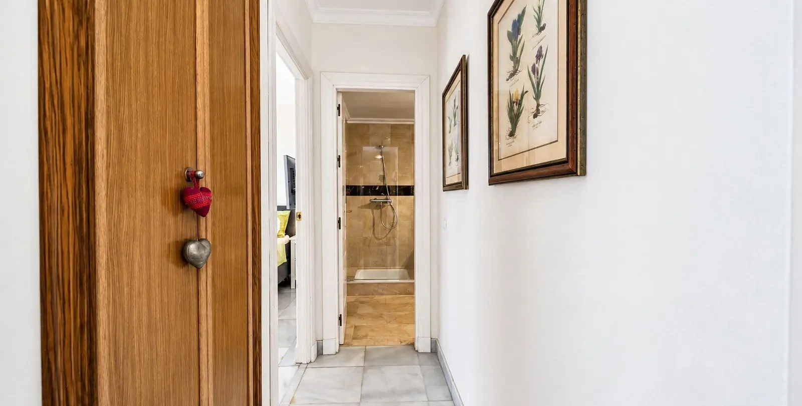 Sale of ground floor apartment in Elviria 21