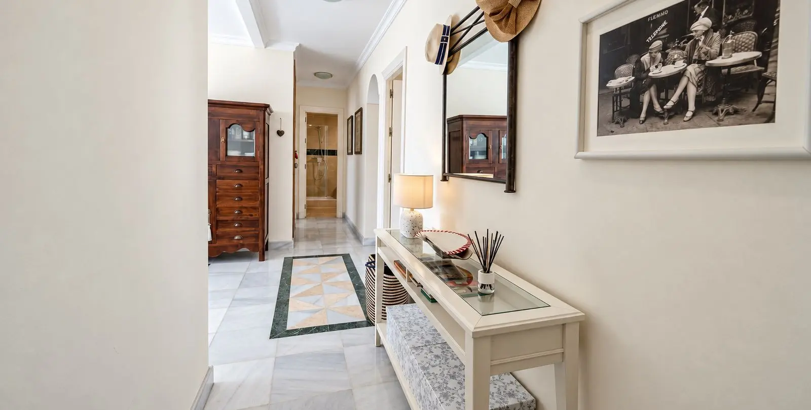 Sale of ground floor apartment in Elviria 22