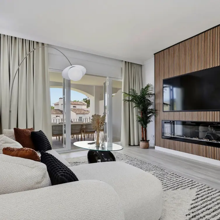 Sale of middle floor apartment in La Quinta