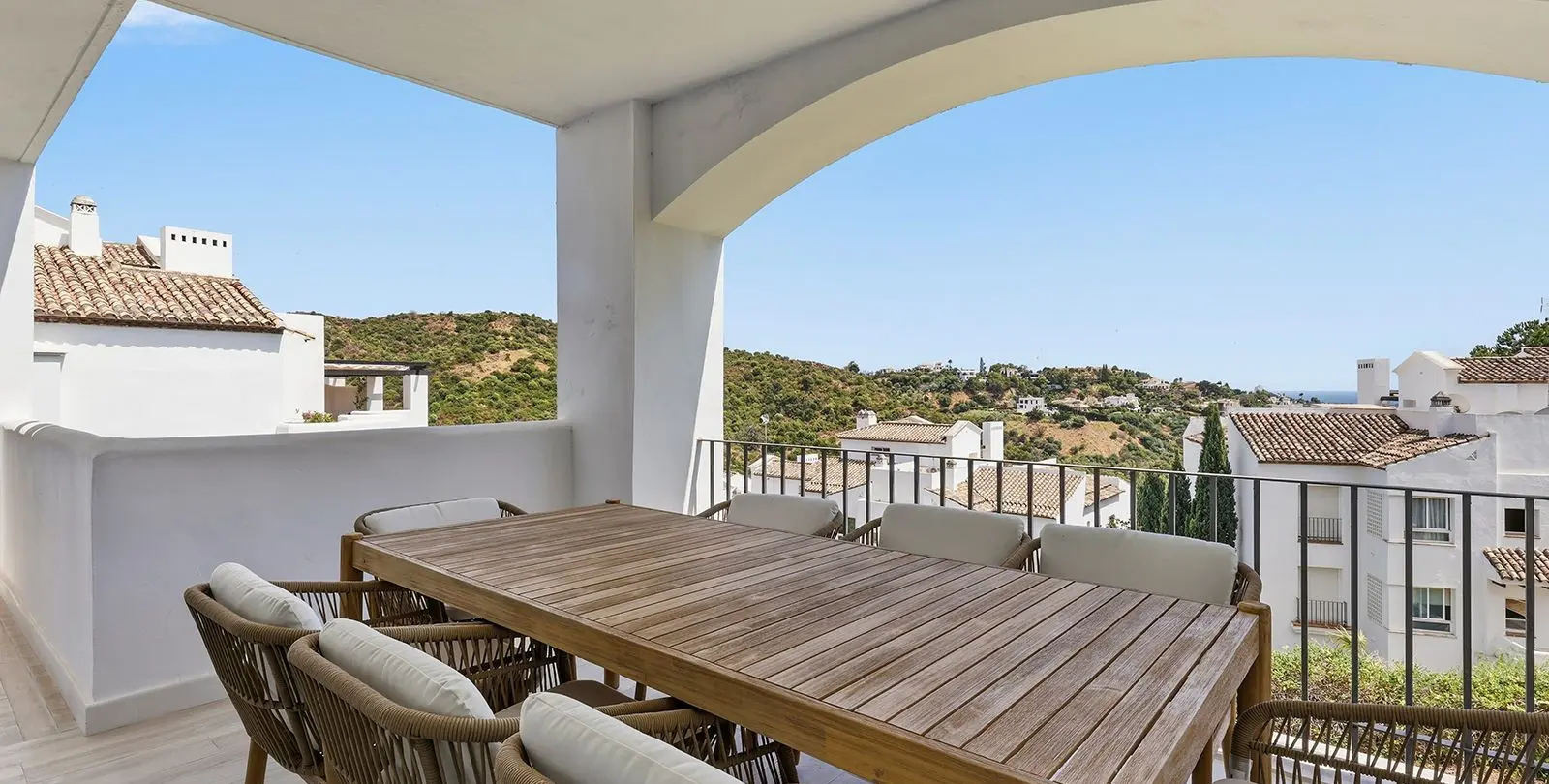 Sale of middle floor apartment in La Quinta 5
