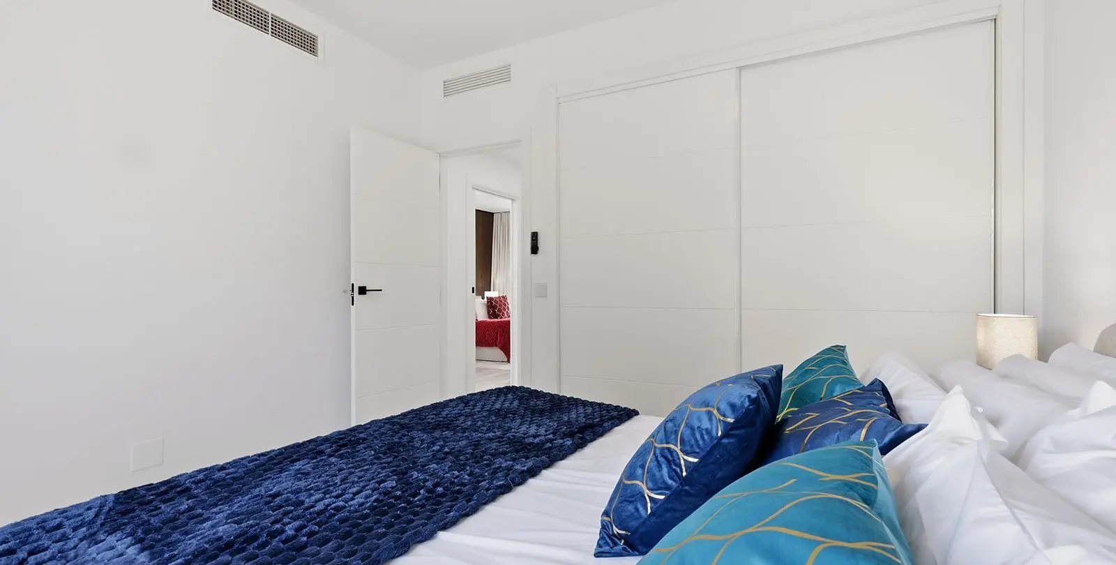 Sale of middle floor apartment in La Quinta 28