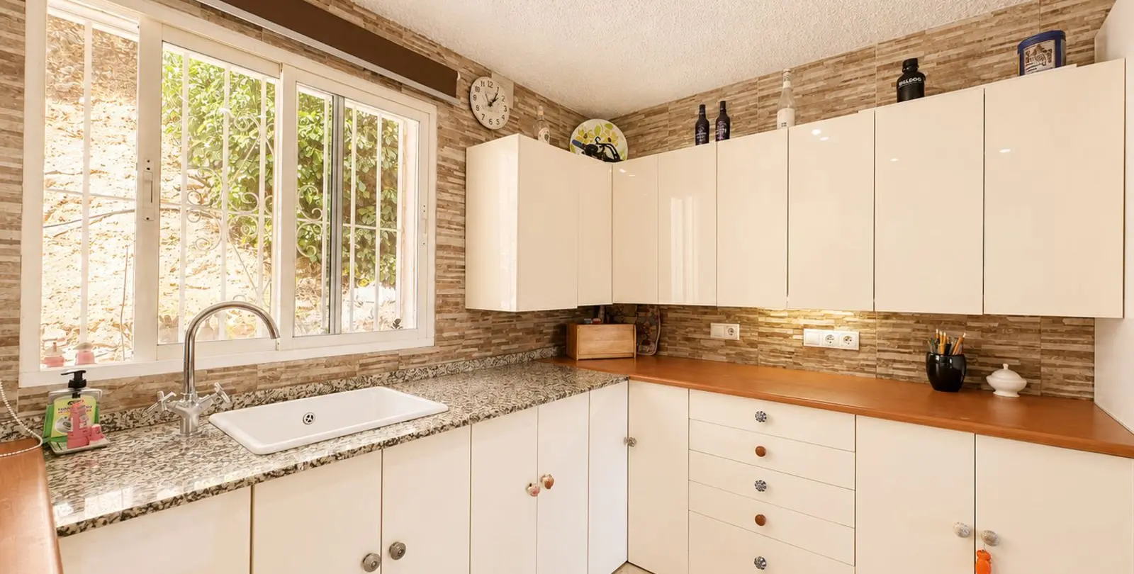 Sale of detached villa in Mijas 16