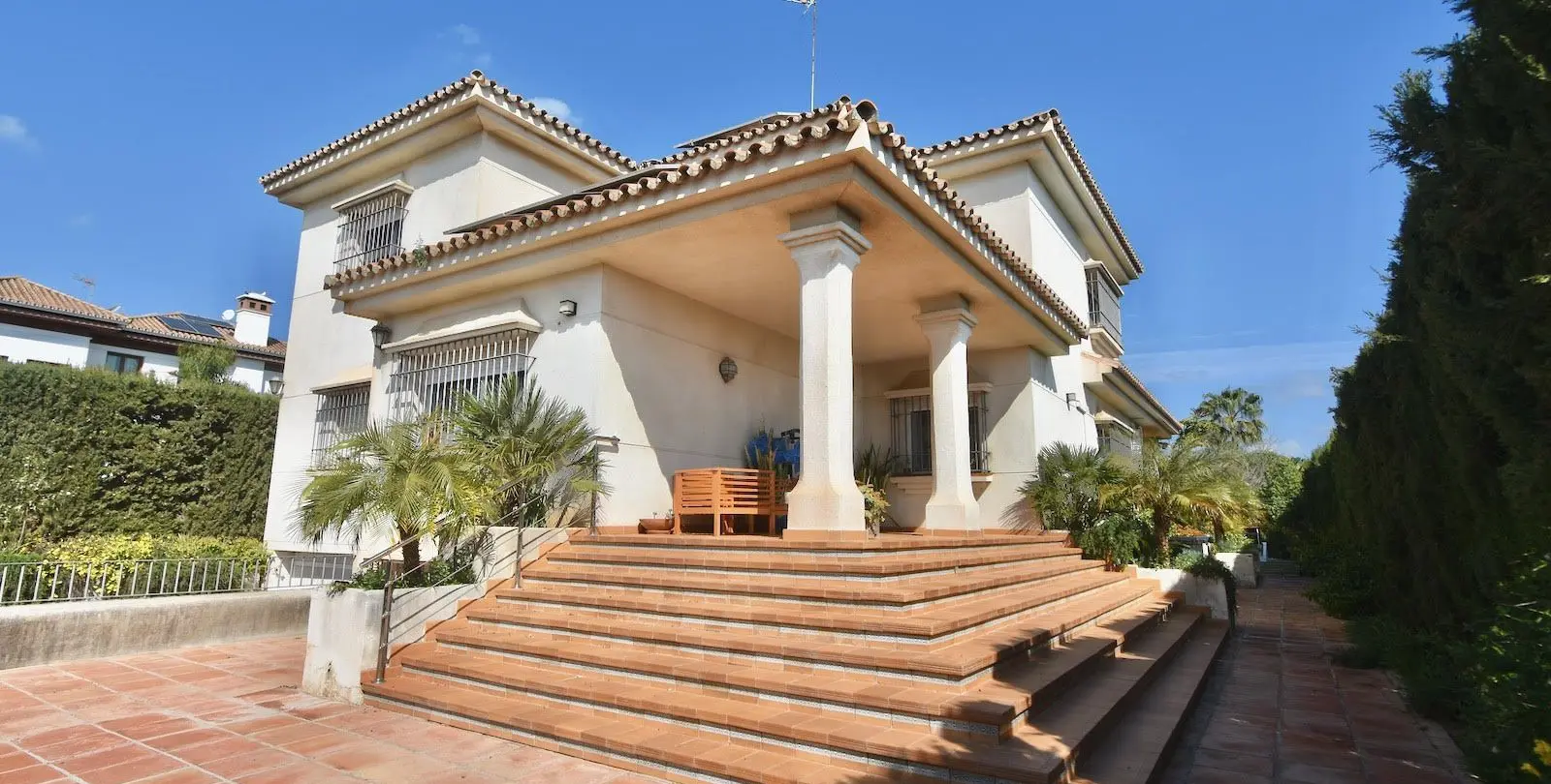 Sale of detached villa in Estacion de Cartama 1