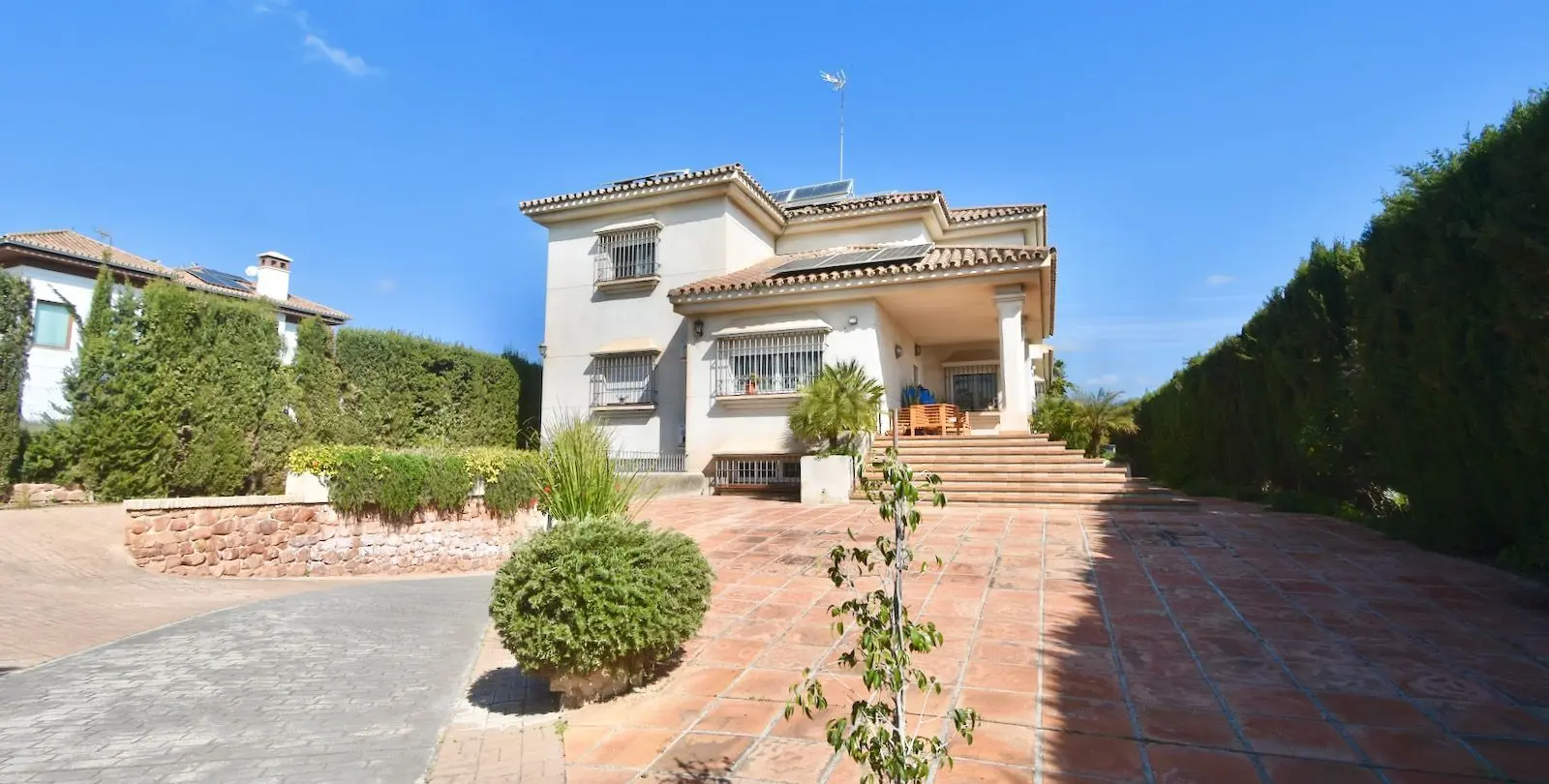Sale of detached villa in Estacion de Cartama 3