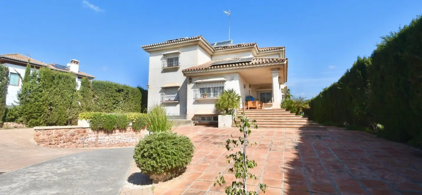 Sale of detached villa in Estacion de Cartama 2