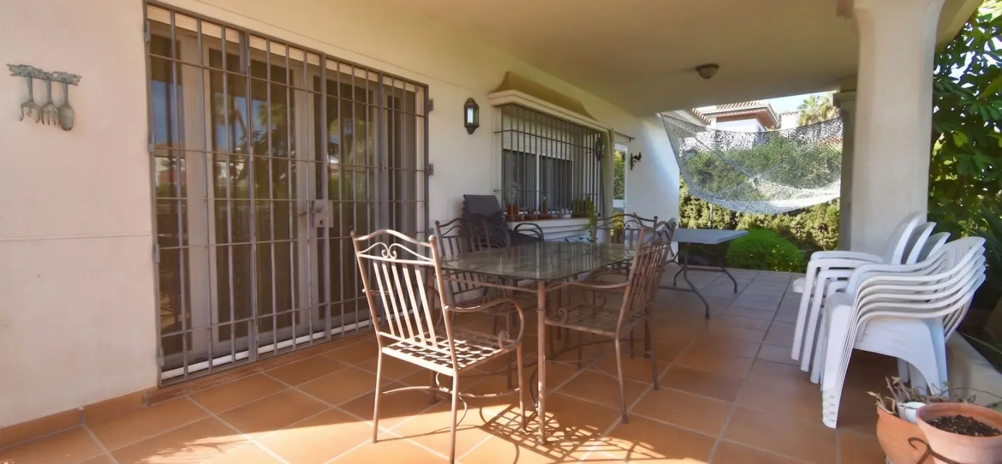 Sale of detached villa in Estacion de Cartama 3
