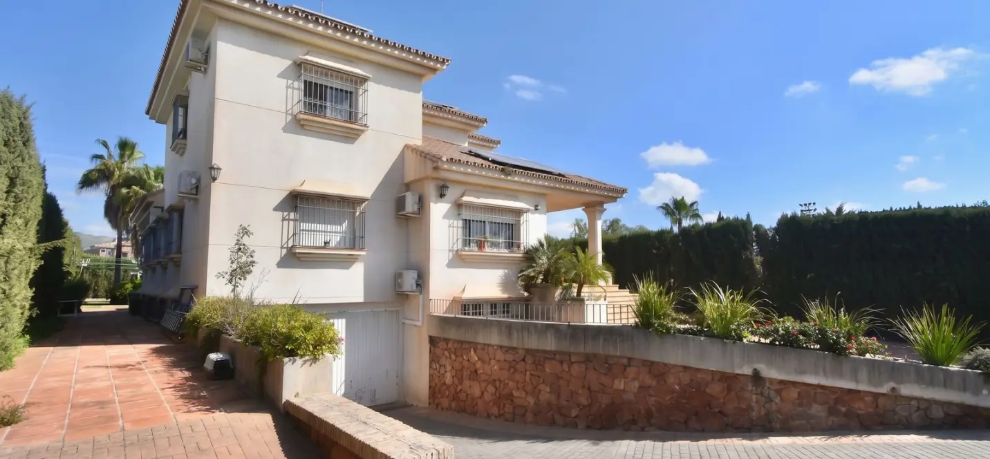 Sale of detached villa in Estacion de Cartama 4