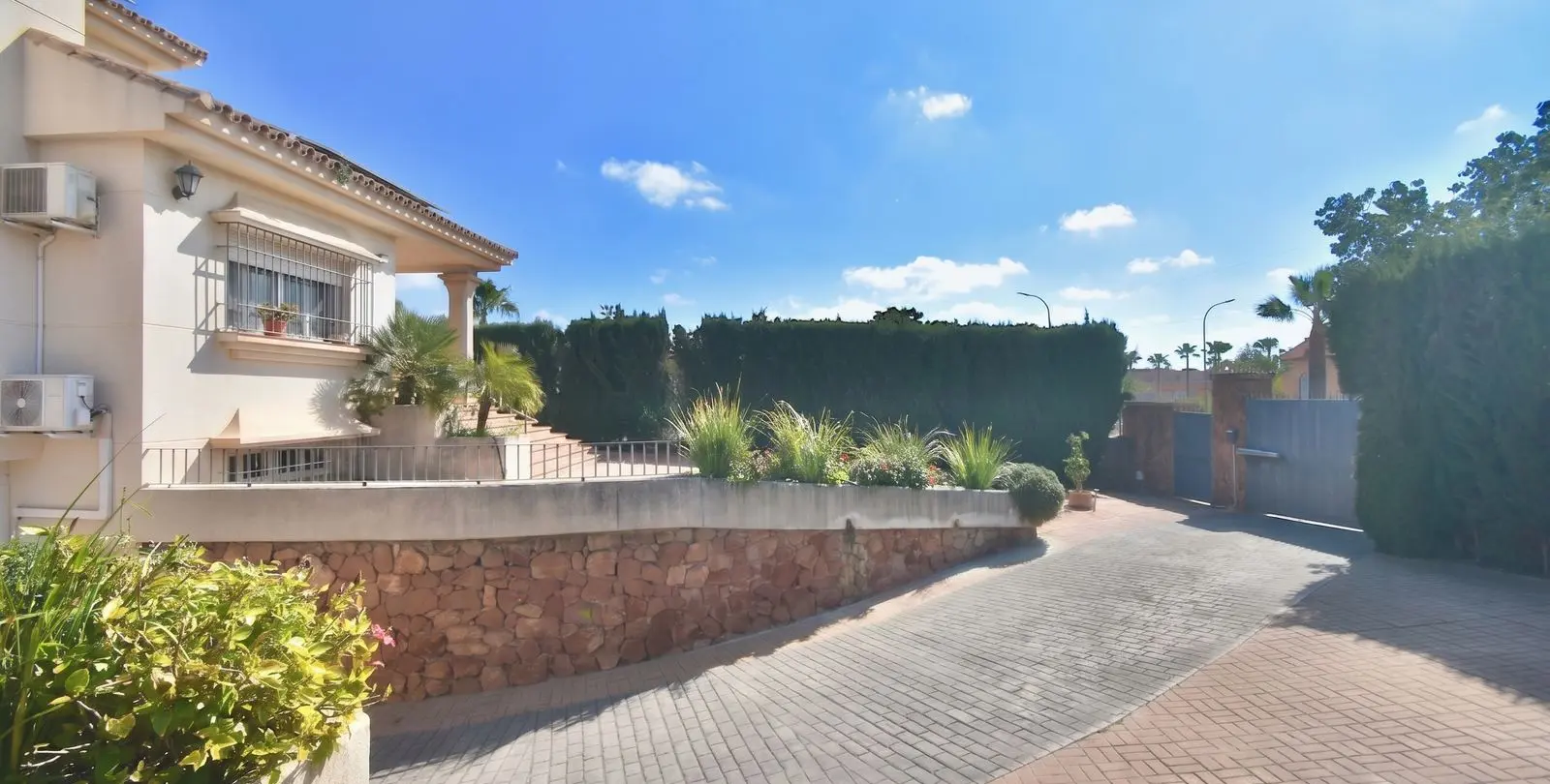 Sale of detached villa in Estacion de Cartama 6