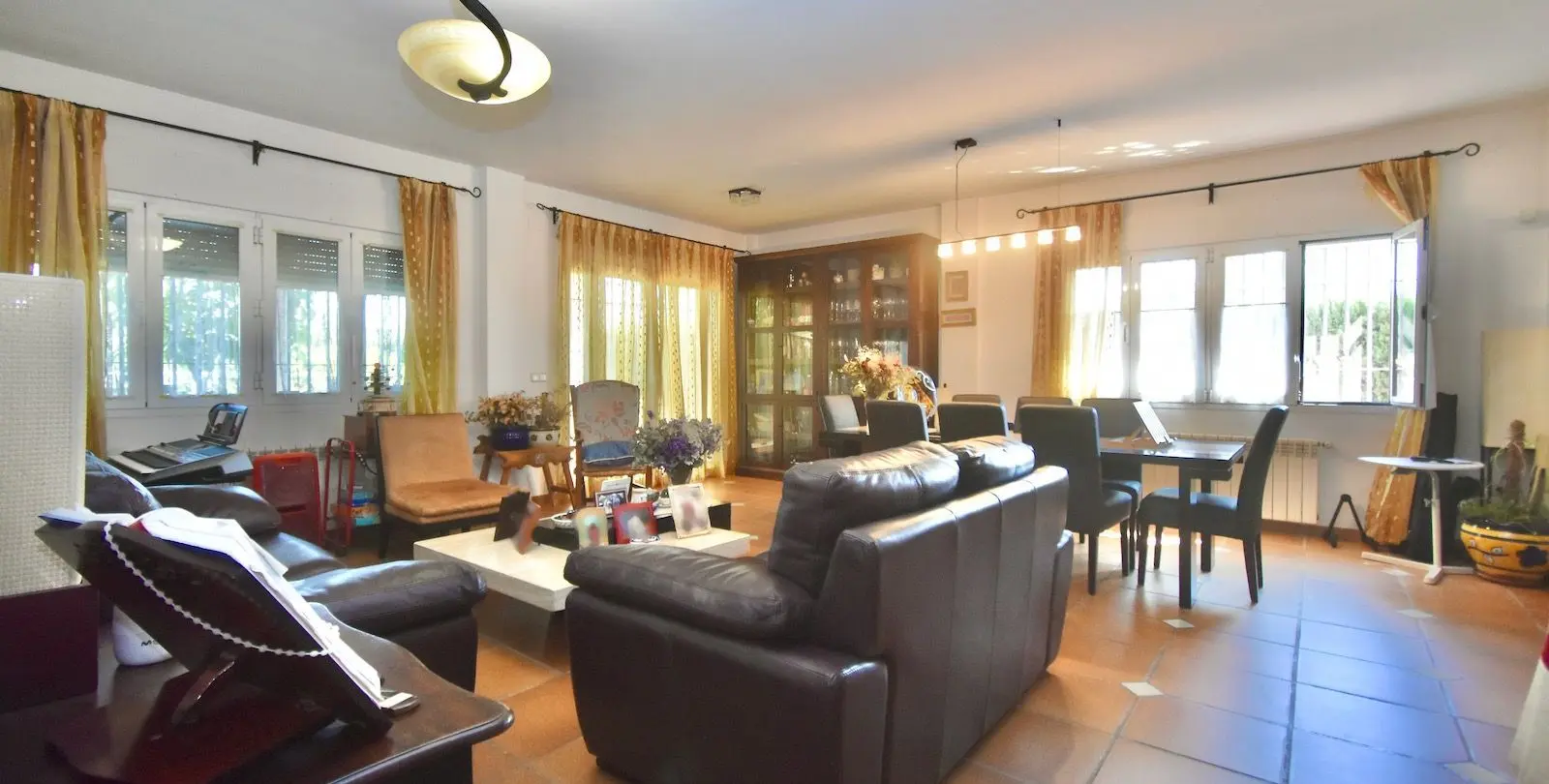 Sale of detached villa in Estacion de Cartama 19
