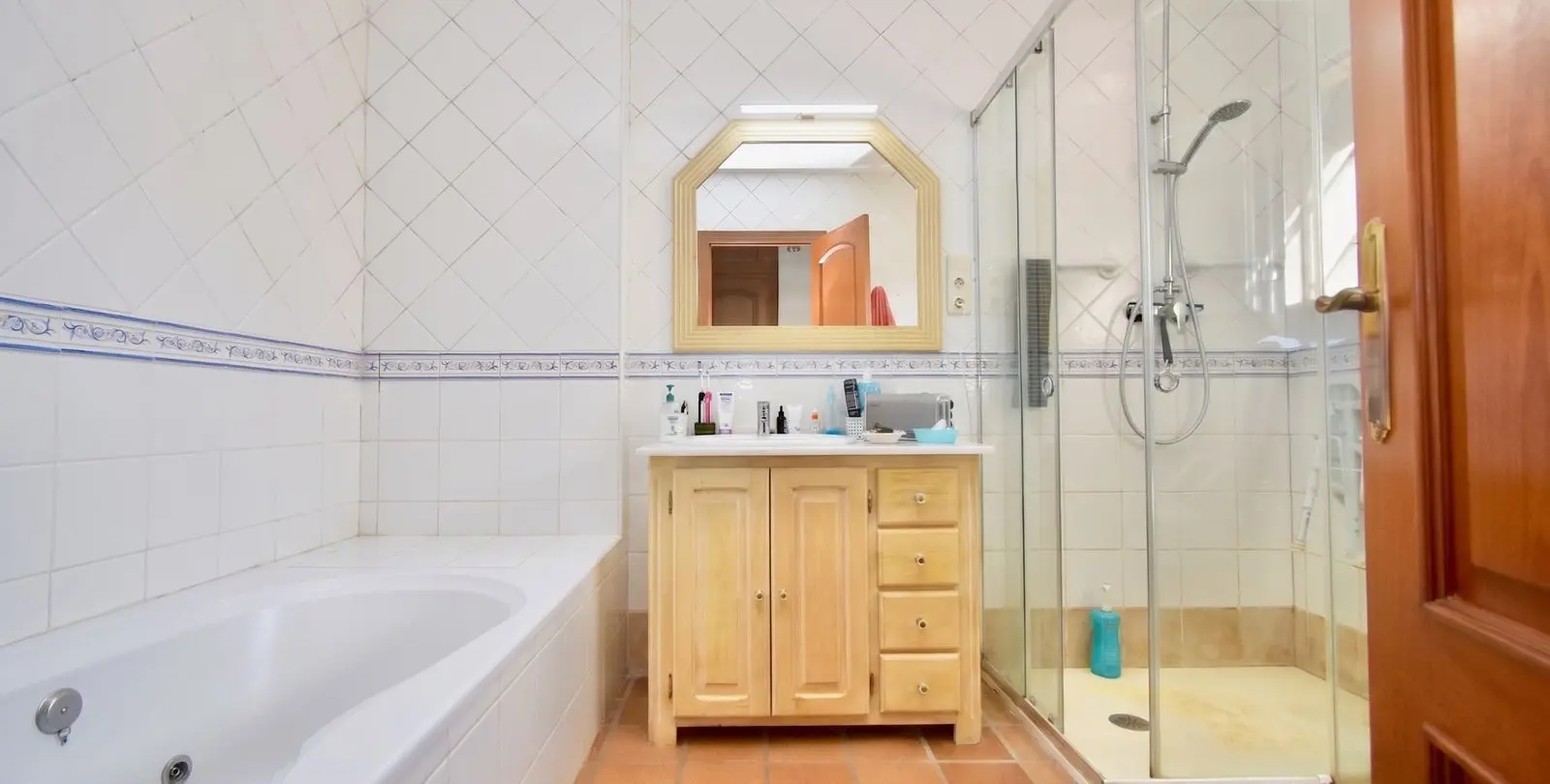 Sale of detached villa in Estacion de Cartama 25