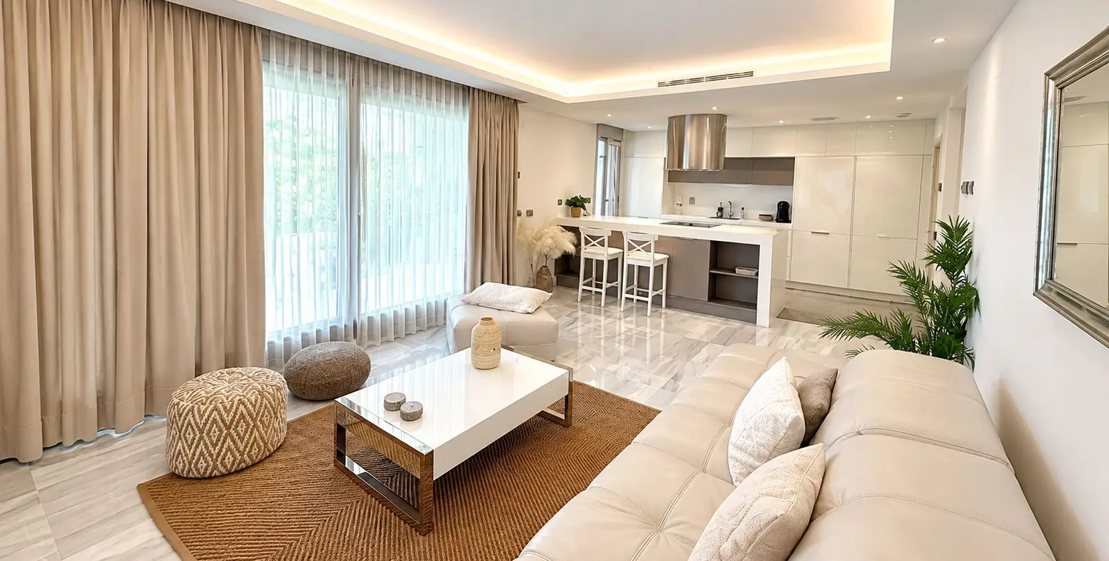 Venta de apartamento en planta baja en San Pedro de Alcántara 3