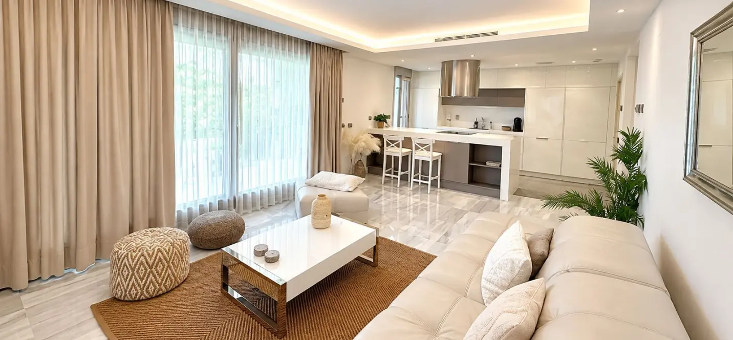 Venta de apartamento en planta baja en San Pedro de Alcántara 2