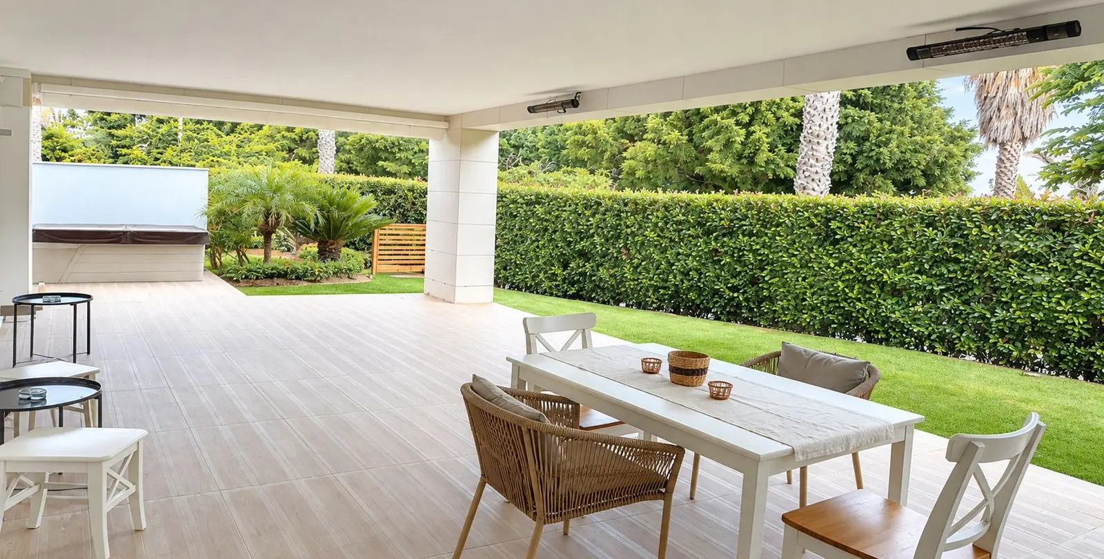 Venta de apartamento en planta baja en San Pedro de Alcántara 5