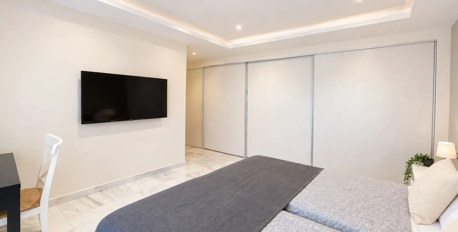 Venta de apartamento en planta baja en San Pedro de Alcántara 9