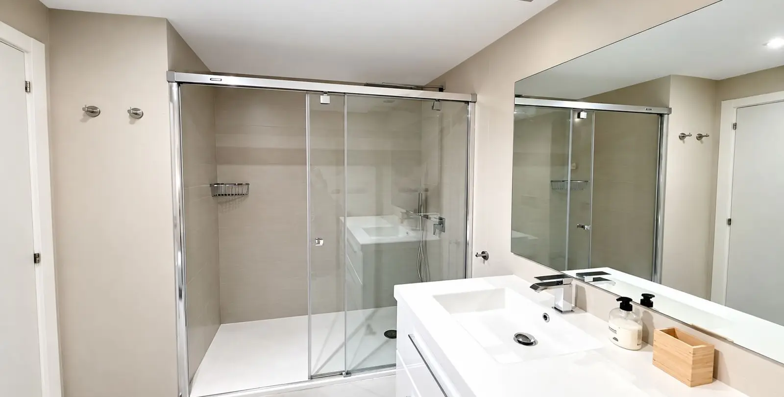 Venta de apartamento en planta baja en San Pedro de Alcántara 10