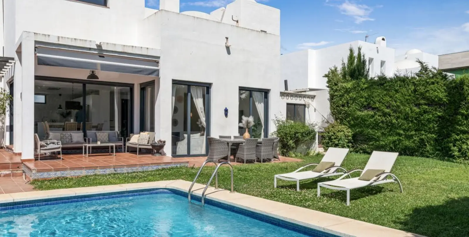 Sale of detached villa in Nueva Andalucía 1